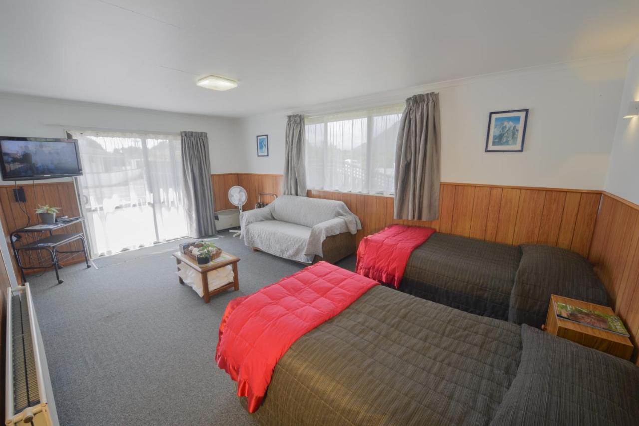 Wilderness Motel Accommodation Haast Esterno foto