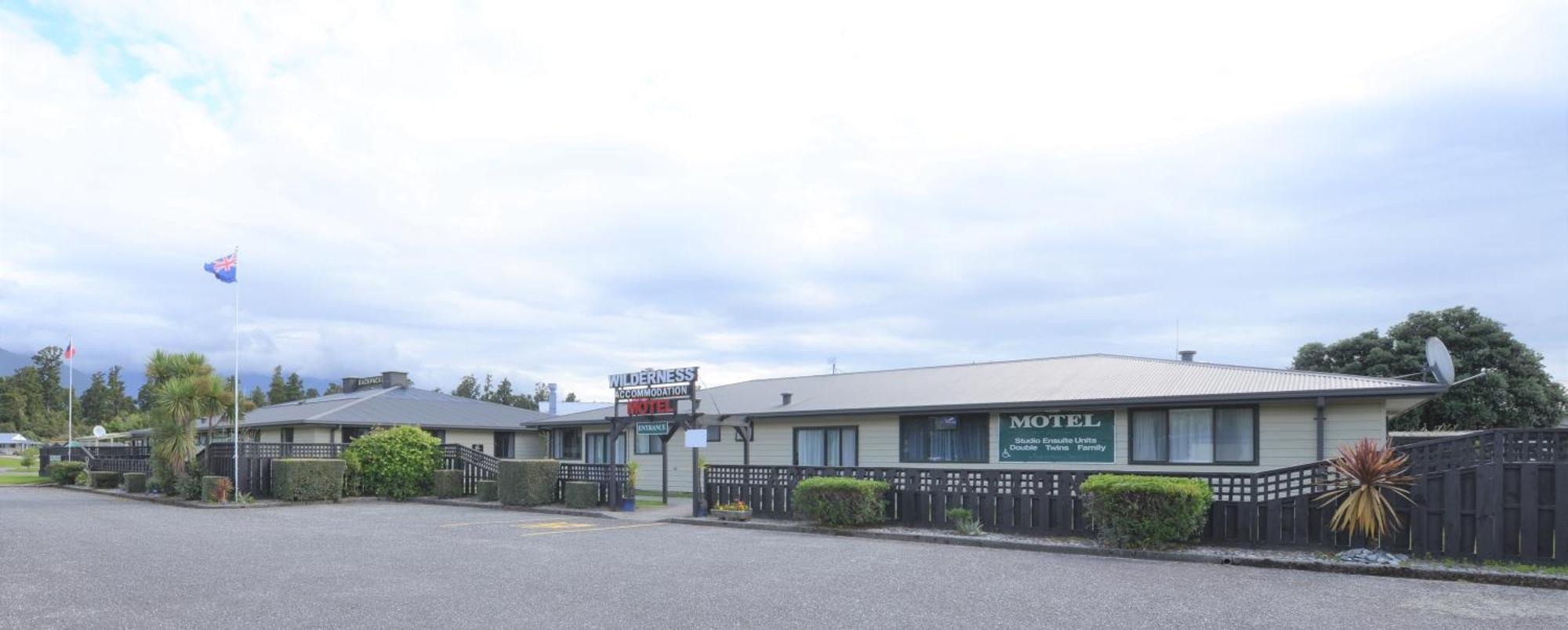 Wilderness Motel Accommodation Haast Esterno foto