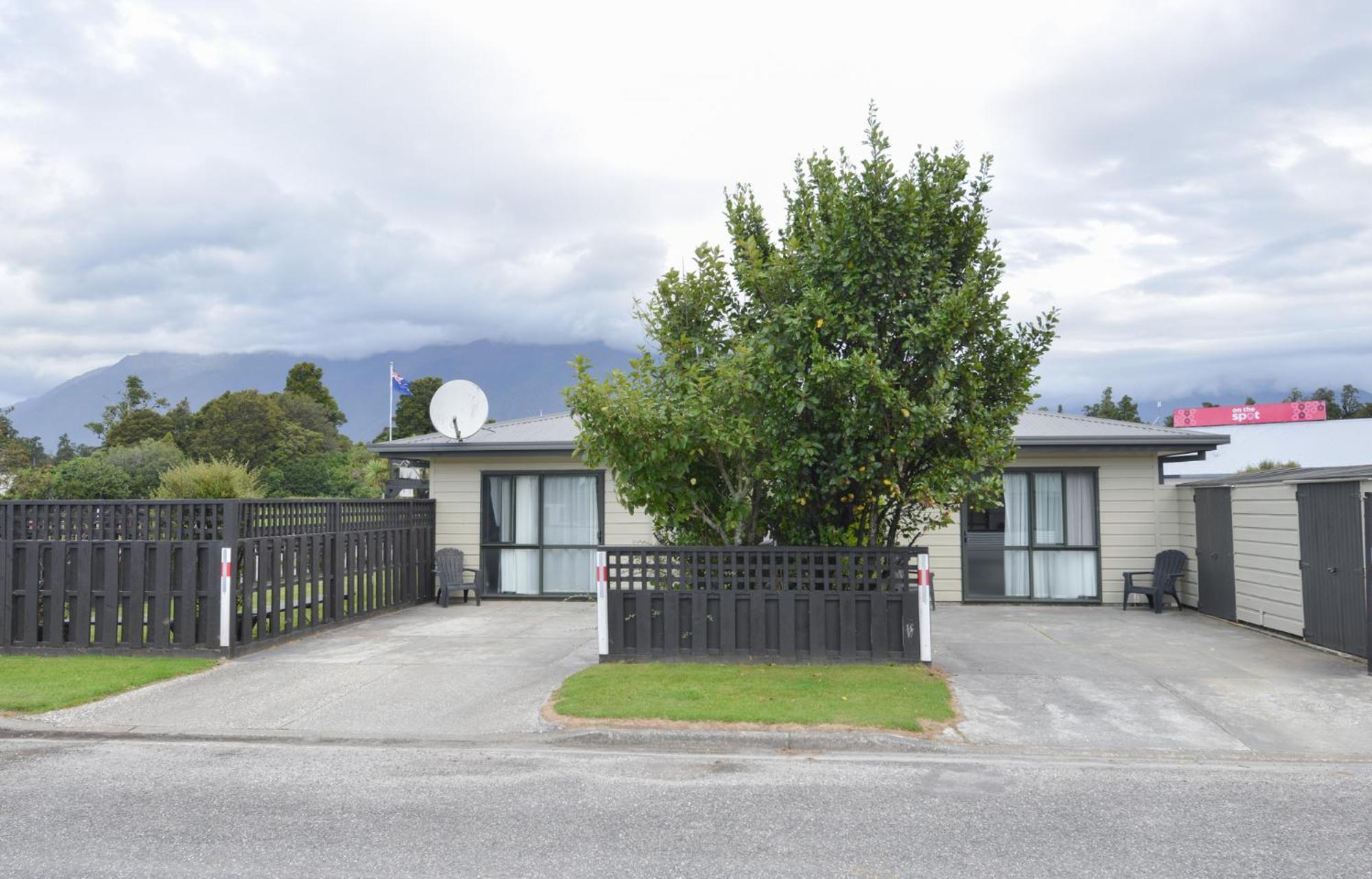 Wilderness Motel Accommodation Haast Esterno foto